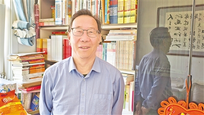 趙炳庭接受本報記者采訪。
